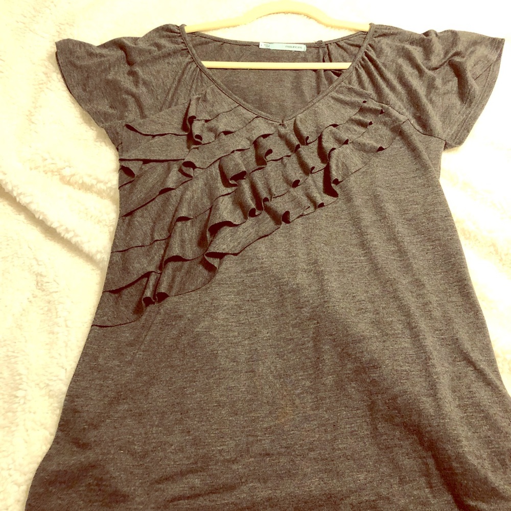 Maurice’s Heather Grey Ruffle short sleeved shirt